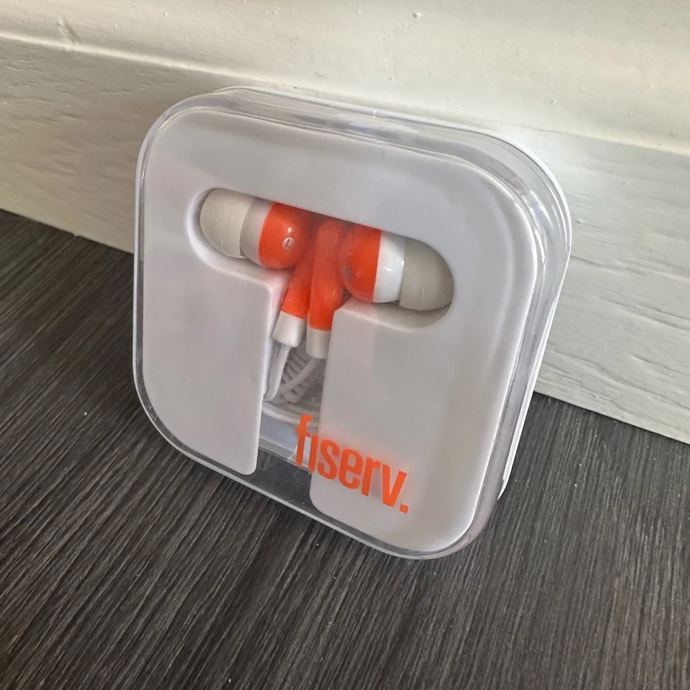 Pair of orange and white headphones - new and never used - Picture 2 of 3